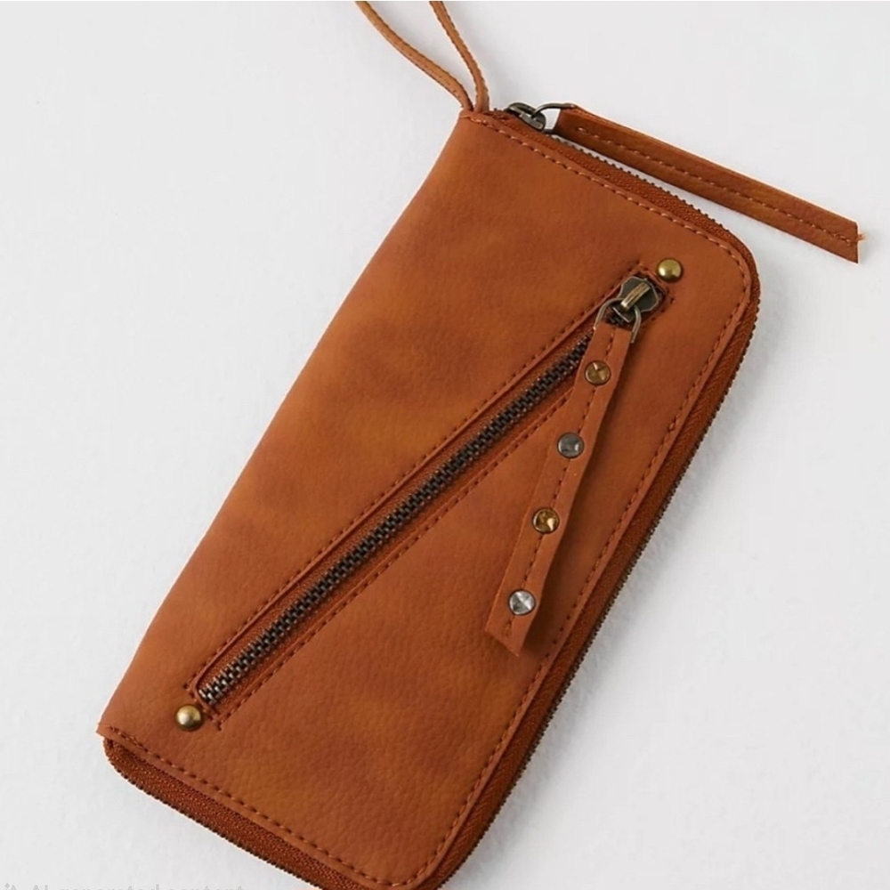 *FREE PEOPLE* Vegan Leather Wallet *NWT*